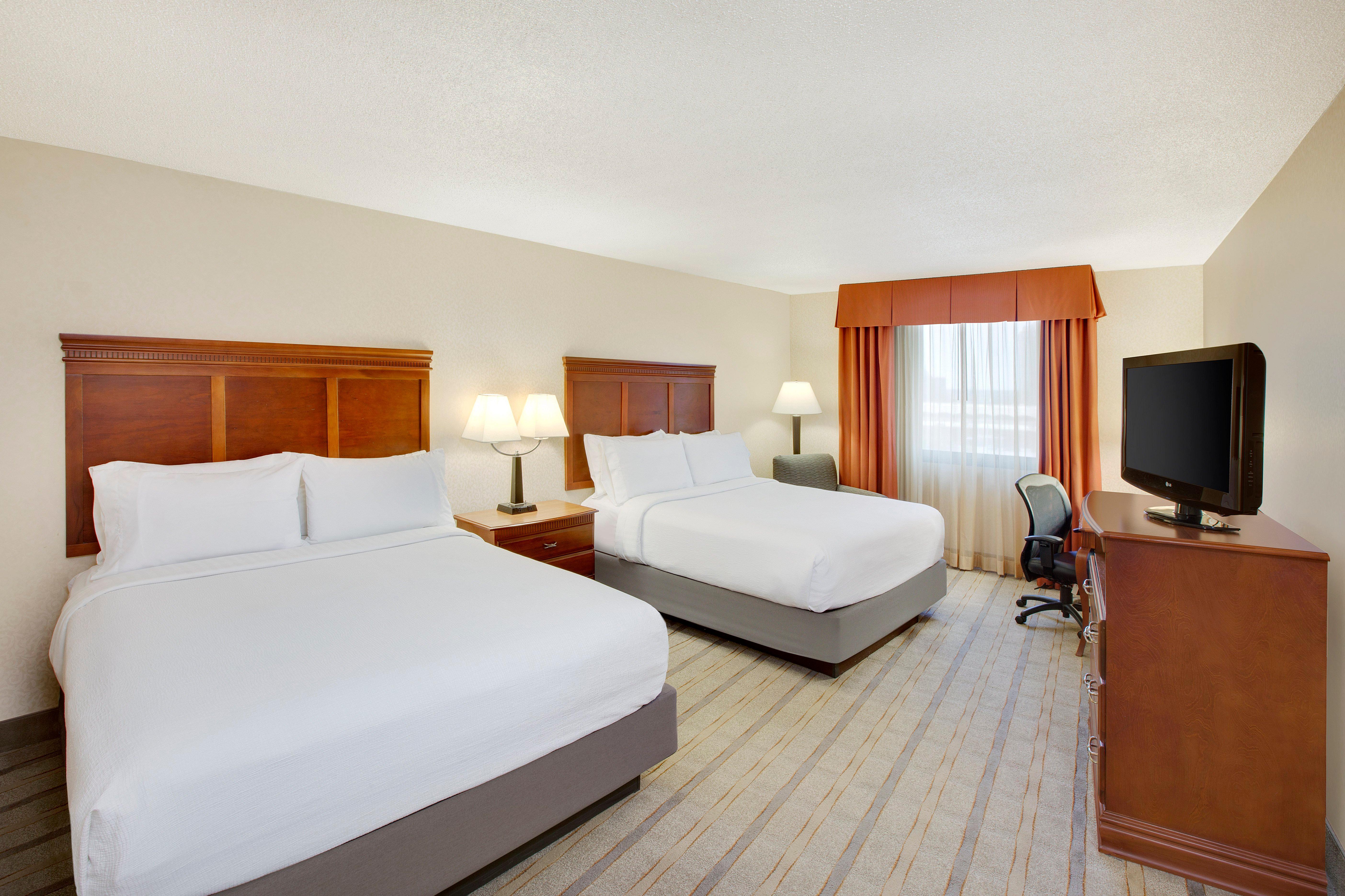 Holiday Inn Express Dallas Market Center By Ihg Екстериор снимка