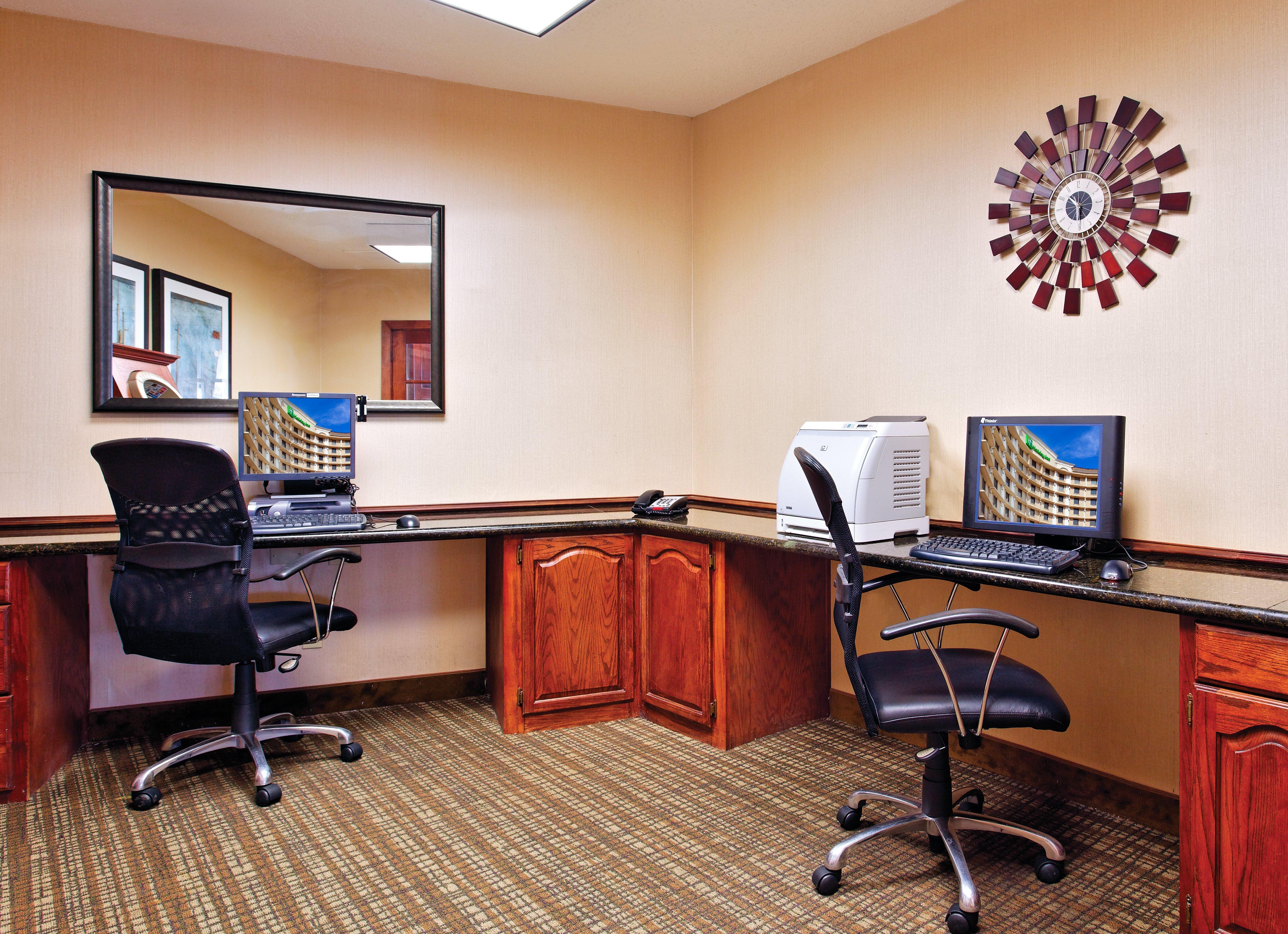 Holiday Inn Express Dallas Market Center By Ihg Екстериор снимка